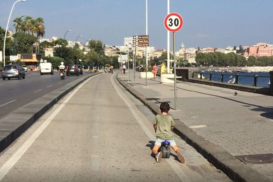 Città sotto scacco napoli mobilità